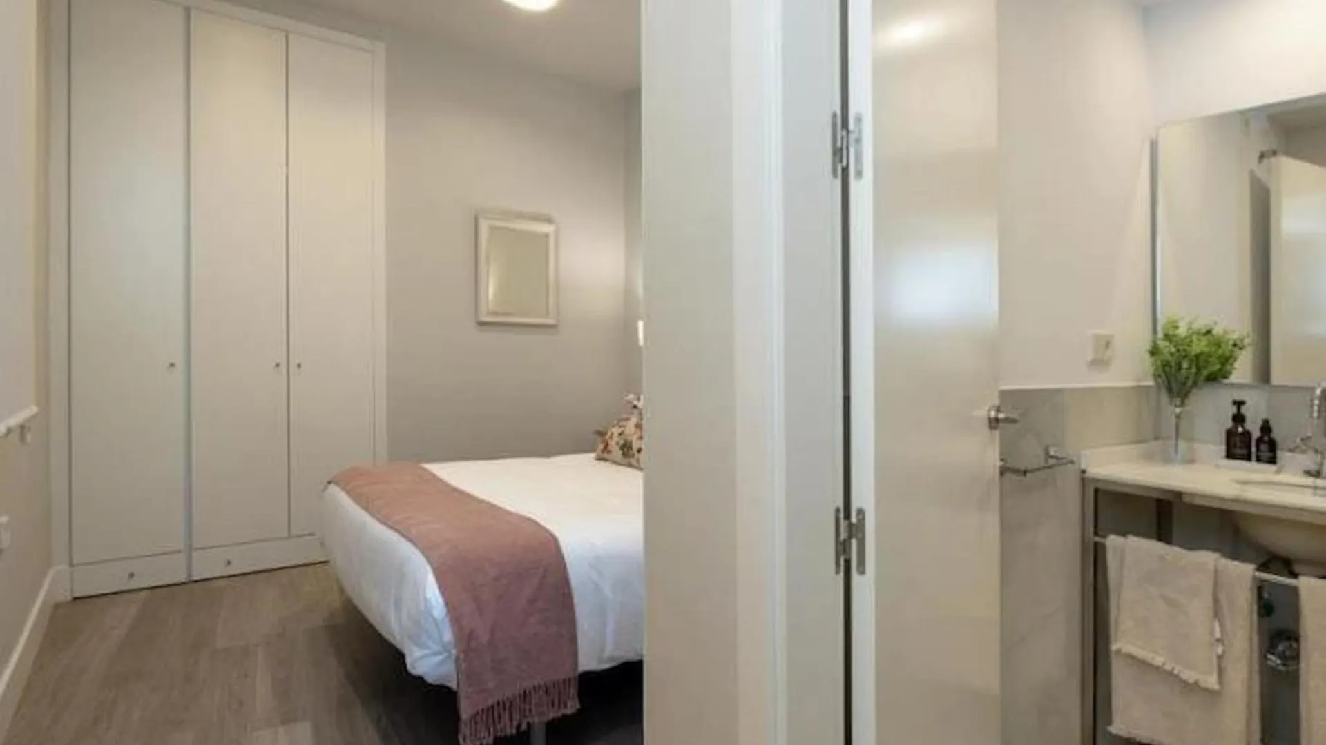 Trinidad Deluxe 5 Apartment Granada